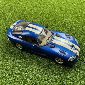 Bburago Dodge Viper GTS Coupe 1:24 Scale Diecast Car